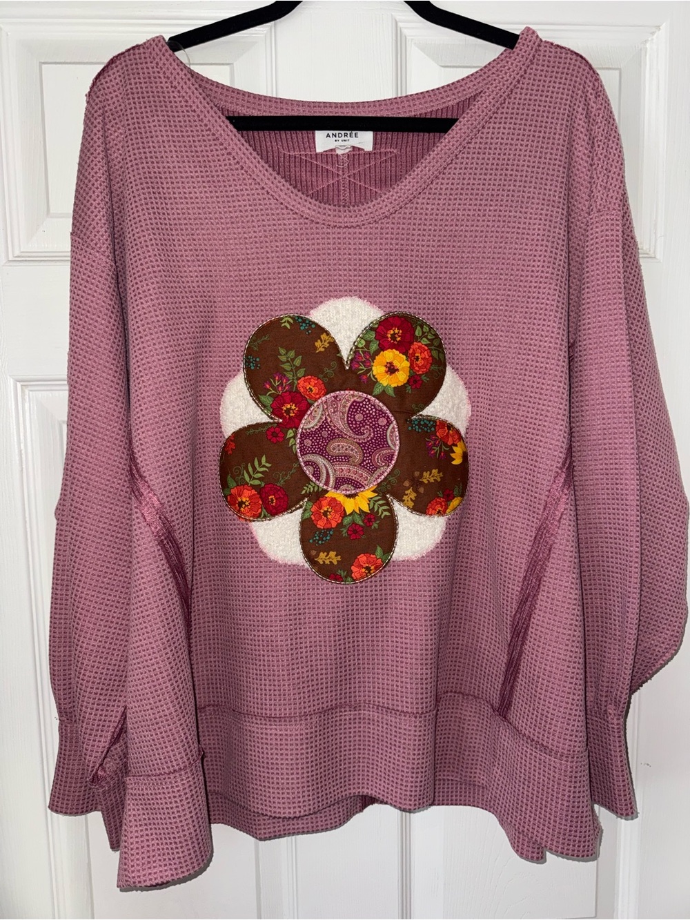 ANDREE BY UNIT Dusty Mauve Waffle-Knit Floral Applique Top